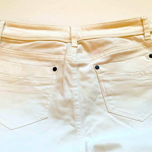 Suko White Capri Jeans - Picture 5 of 6